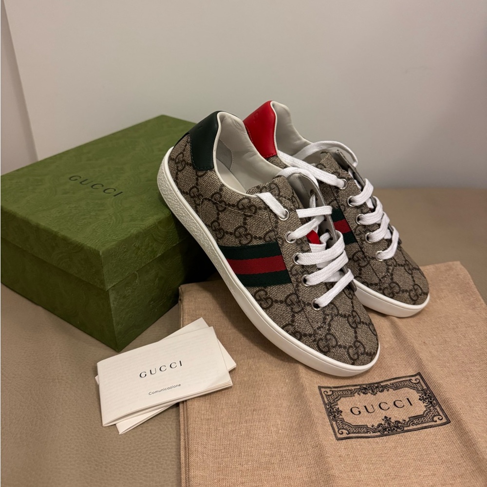 Gucci Kids GG Supreme Canvas Sneaker in Brown with Green & Red Stripe